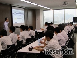 中高生を対象に企業訪問の受入れを開始した