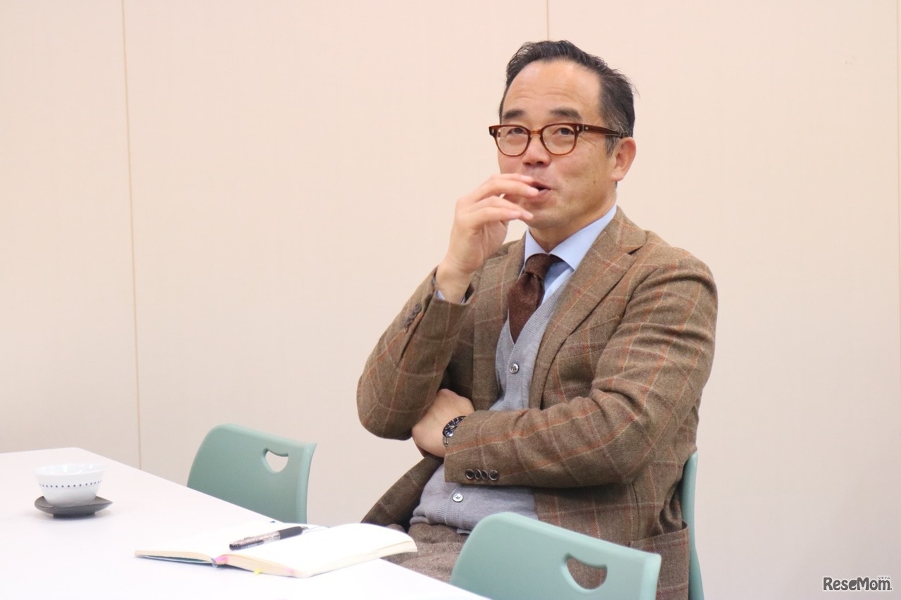 「花まる学習会」代表の高濱正伸氏。「花まる学習会」は、子どもたちを「メシが食える大人」「魅力的な人」に育てることを教育理念に、11都府県で開校している学習塾