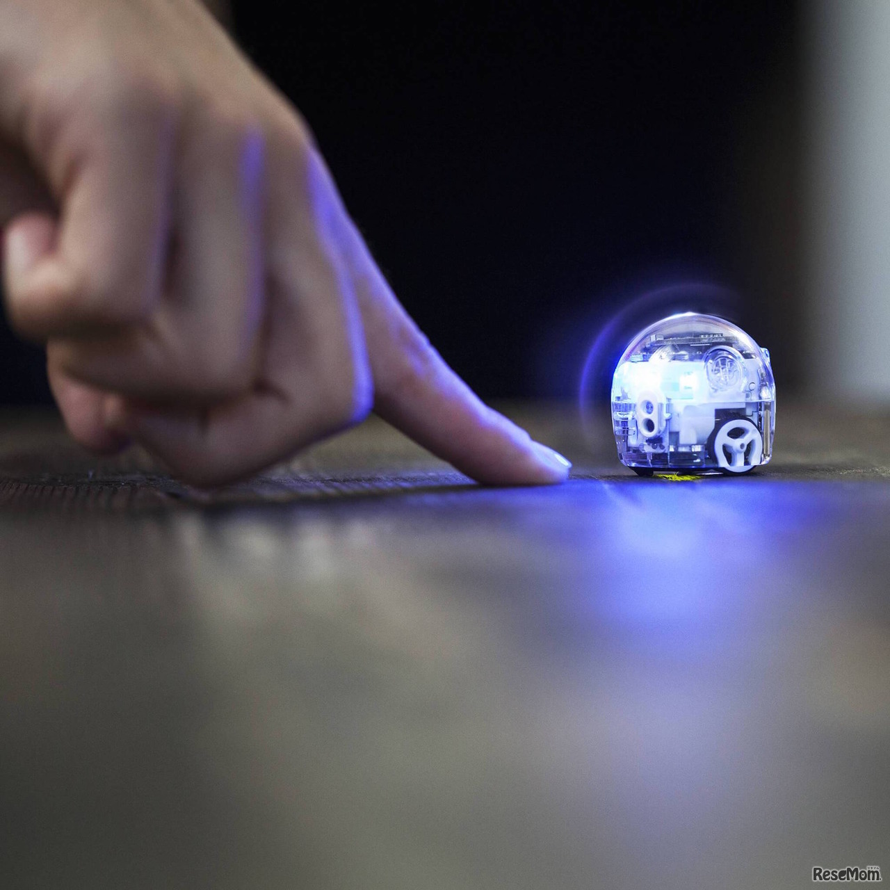 新機能「近接センサーによる周囲の物体の検知」イメージ