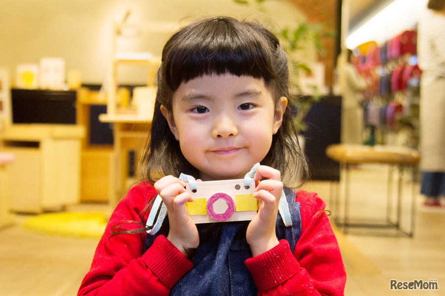 革と木で自分だけのカメラづくり