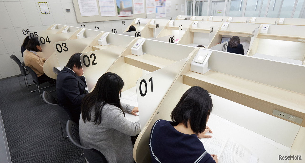 本部校 代ゼミタワーの自習室のようす