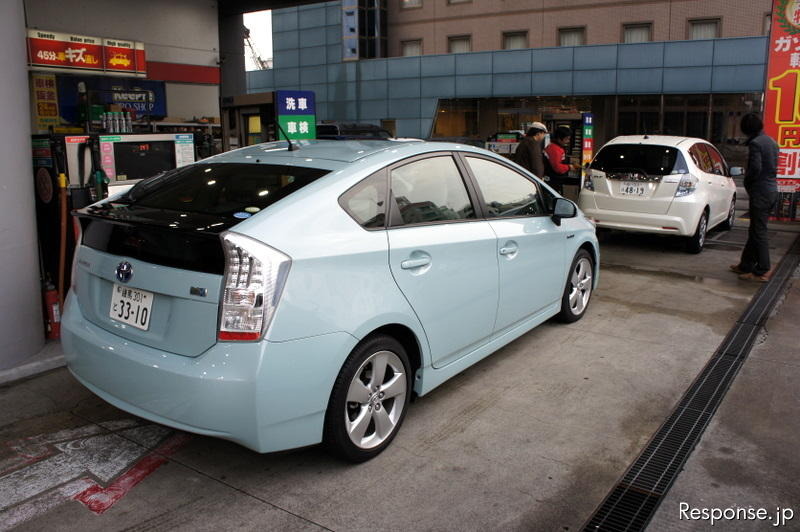 【プリウス vs フィットHV 実燃費対決】250kmのロングドライブで燃費チャレンジ 燃費比較の模様