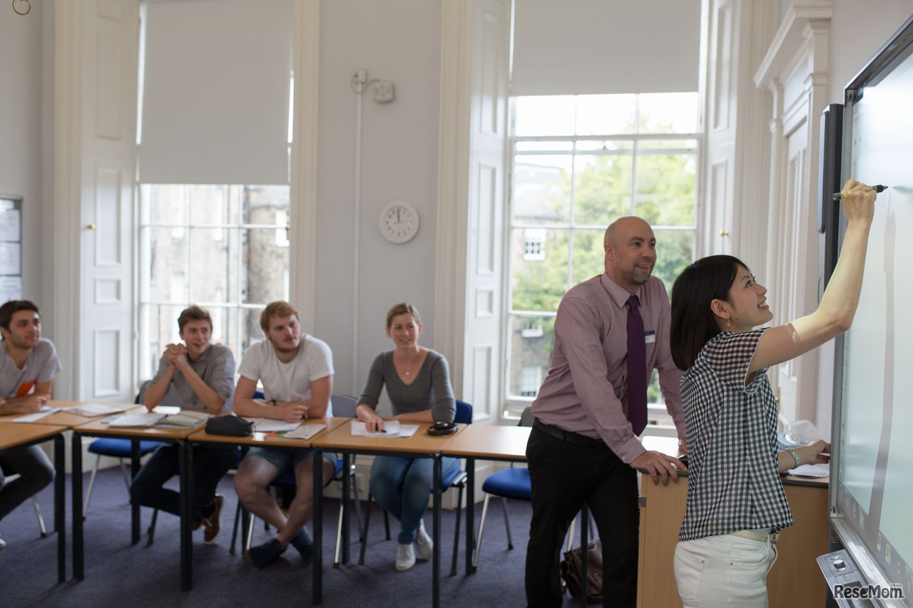 Kaplan International Englishが運営する語学学校　（画像はイギリスでのイメージ）