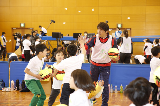 潮田玲子らアスリートが福島の子どもにスポーツの楽しさを伝える…すこやカラダ大作戦