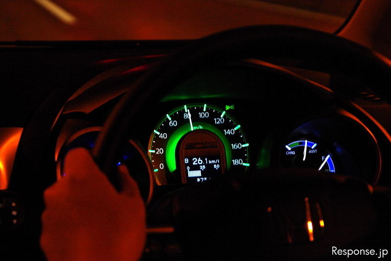 【プリウス vs フィットHV 実燃費対決】250kmのロングドライブで燃費チャレンジ 燃費比較の模様