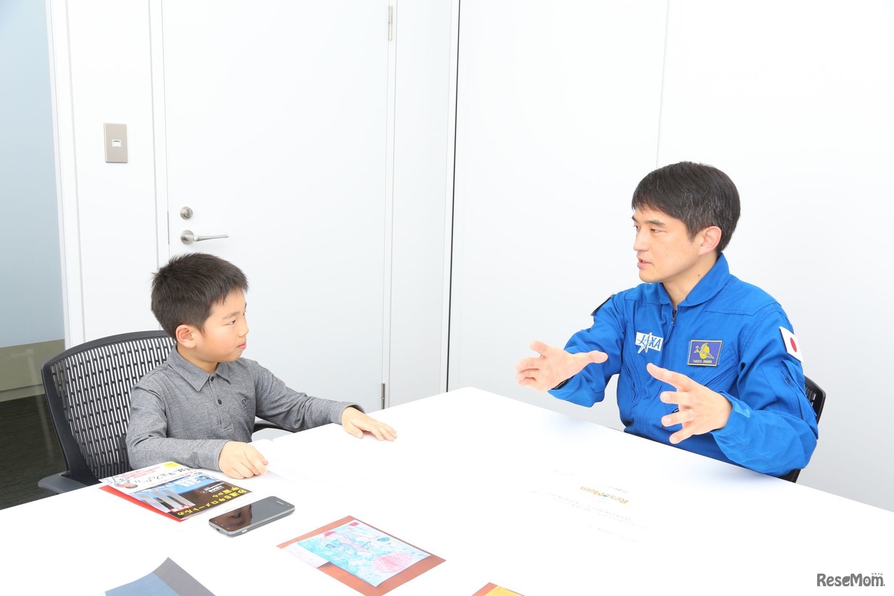 子どもの素朴な疑問にもわかりやすく丁寧に答えてくれた大西宇宙飛行士