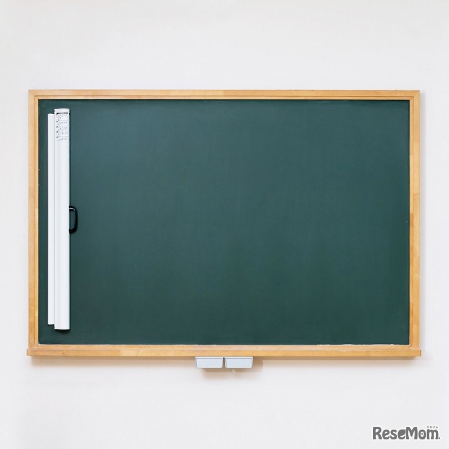 サンワサプライ　プロジェクタースクリーン（マグネット式ケース一体型）