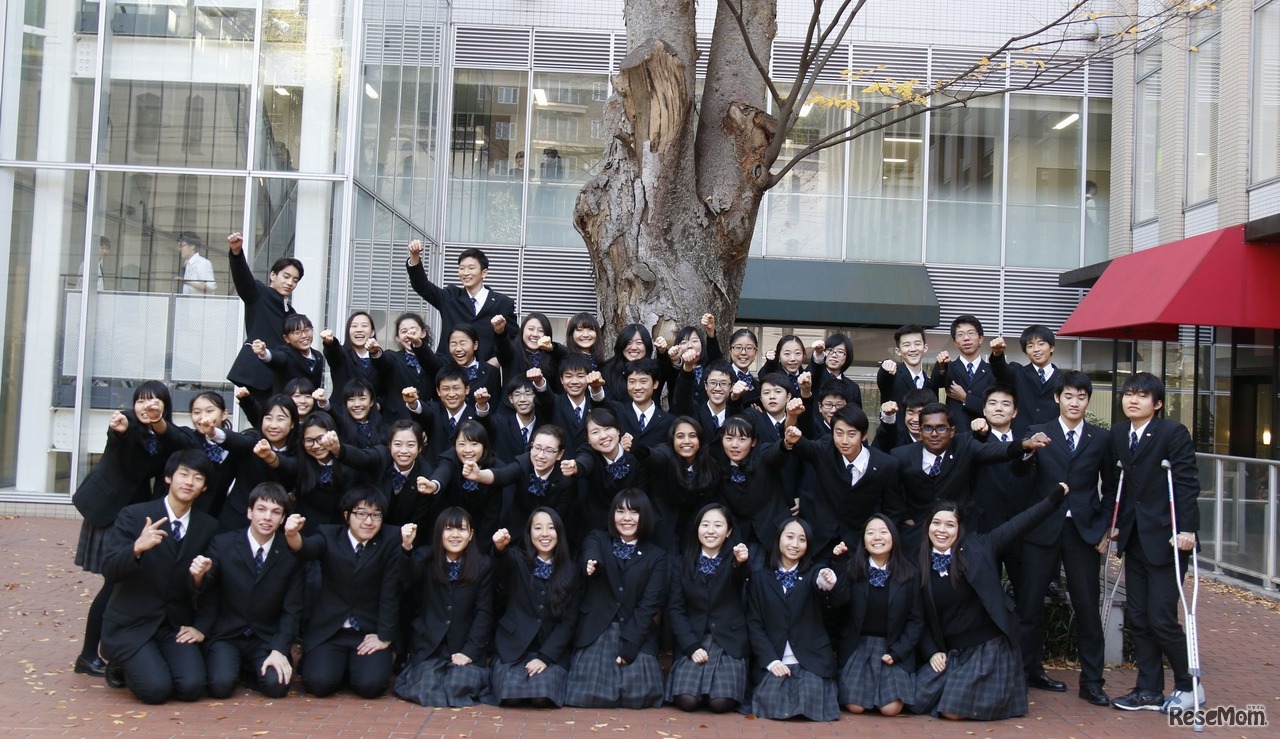 イェール大学授業を翻訳した広尾学園インターナショナルコース有志の生徒たち
