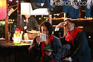 ＮＴＴドコモ、walk with you「謙さんとジョー／デコメ絵文字pop」篇