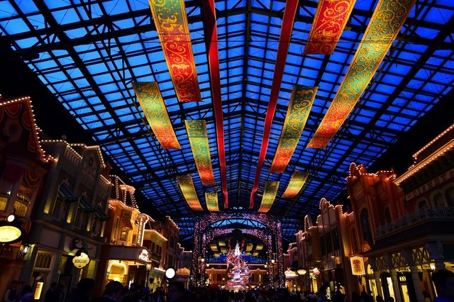 祝祭感炸裂の夜の「セレブレーションストリート」！