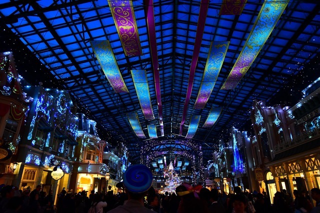 祝祭感炸裂の夜の「セレブレーションストリート」！