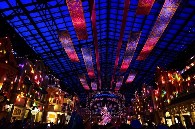 祝祭感炸裂の夜の「セレブレーションストリート」！