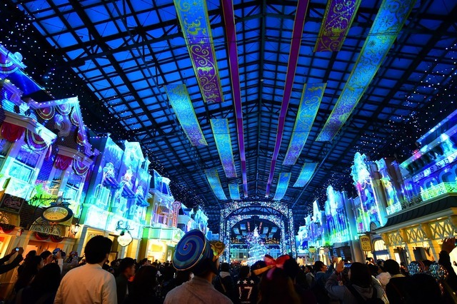 祝祭感炸裂の夜の「セレブレーションストリート」！