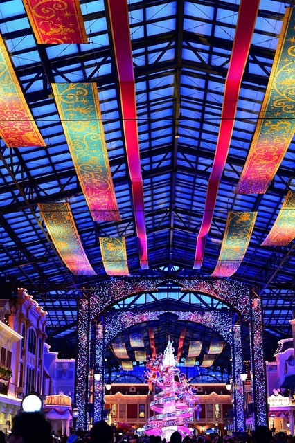 祝祭感炸裂の夜の「セレブレーションストリート」！