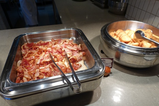 定番のベーコンなど☆