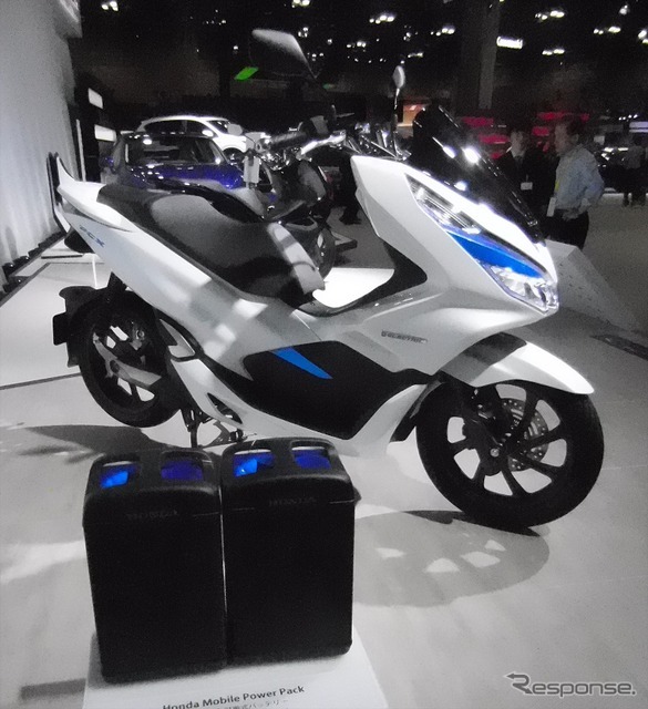 2018年下半期にホンダが市販を予定するEVバイク「PCXエレクトリック」