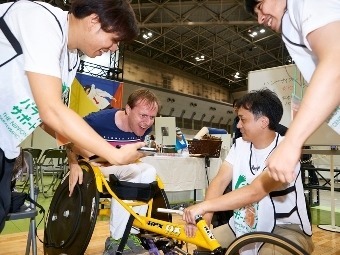 パラスポーツ体験イベント「i enjoy ! パラスポーツパーク」が東京おもちゃショーで開催