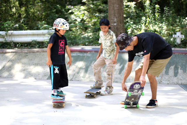 スケートボードスクールとキャンプ生活を体験する「スケートキャンプ」開催