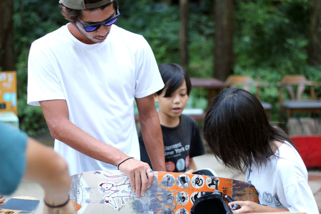 スケートボードスクールとキャンプ生活を体験する「スケートキャンプ」開催