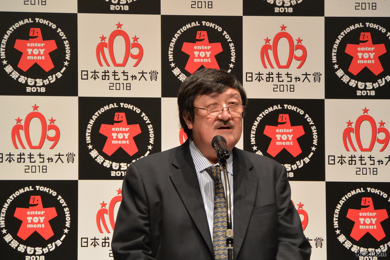 おもちゃ業界の動向について話す日本玩具協会会長・富山幹太郎氏