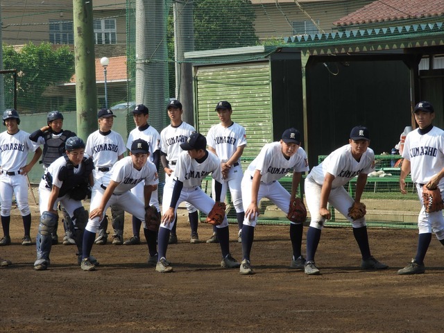 いざ、試合へ向かう熊谷商