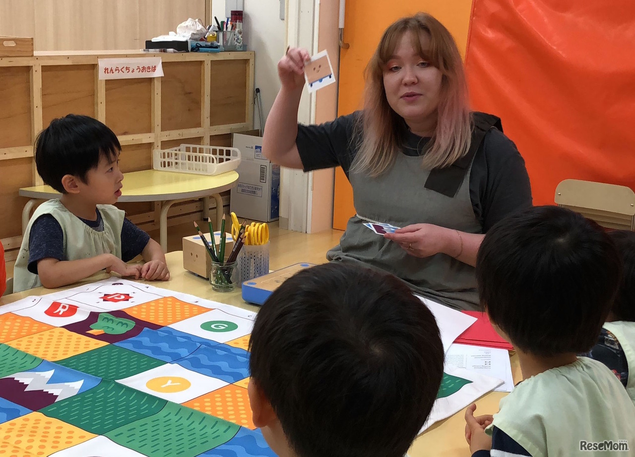 木製ロボット“キュベット”とプログラミングで遊ぶワークショップ（イメージ）