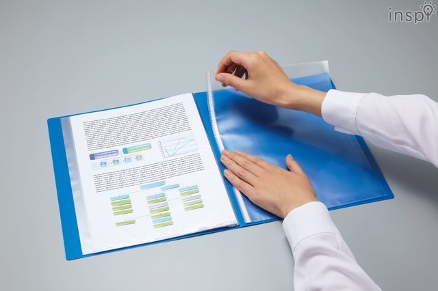 裏表紙に貼ってクリヤーブックのページ数を付け足せる「貼って増やせるポケットリフィル」