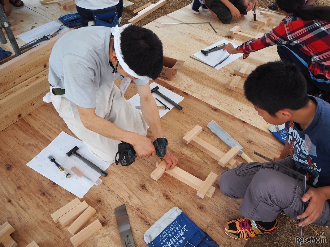 伝統技法が活きる！大工さんと椅子づくり体験