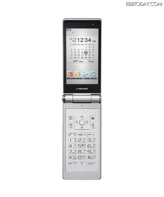 「docomo STYLE series F-04D」TITANIUM SILVER