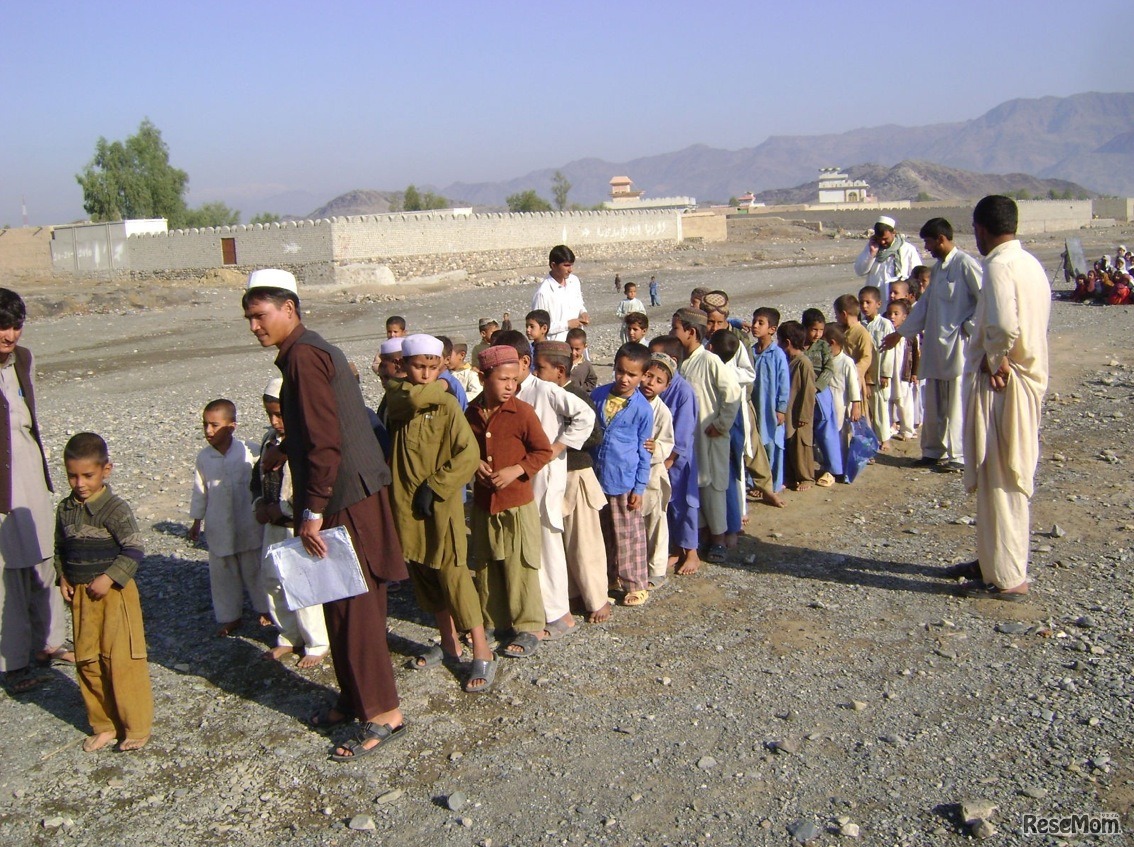 使用済みランドセルを海外へ…クラレ「ランドセルは海を越えて」