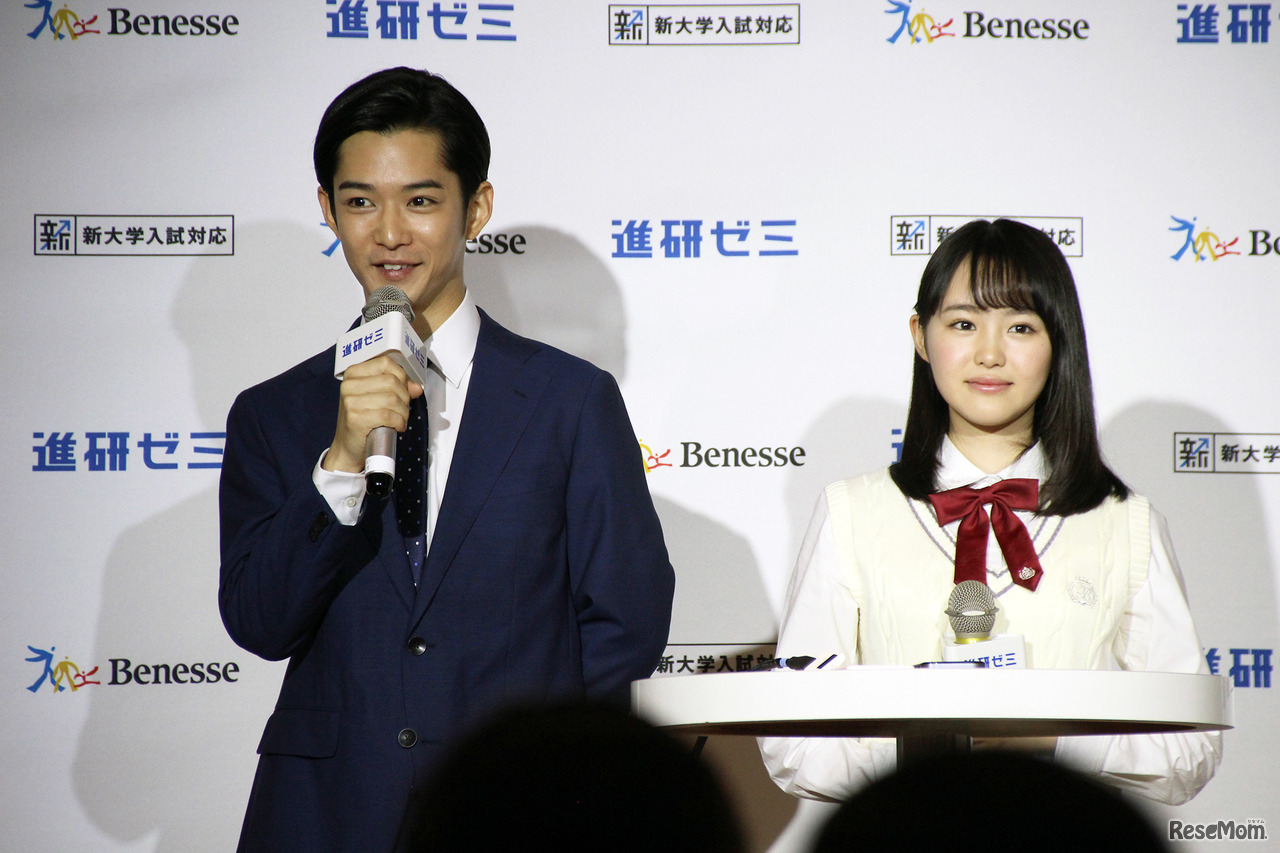 「もともと英語は好き」と語る千葉雄大さん（左）