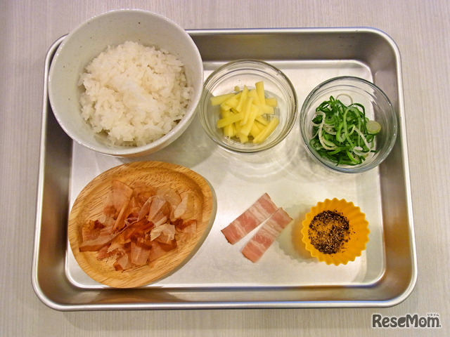 和風ピザ焼きおにぎりの材料