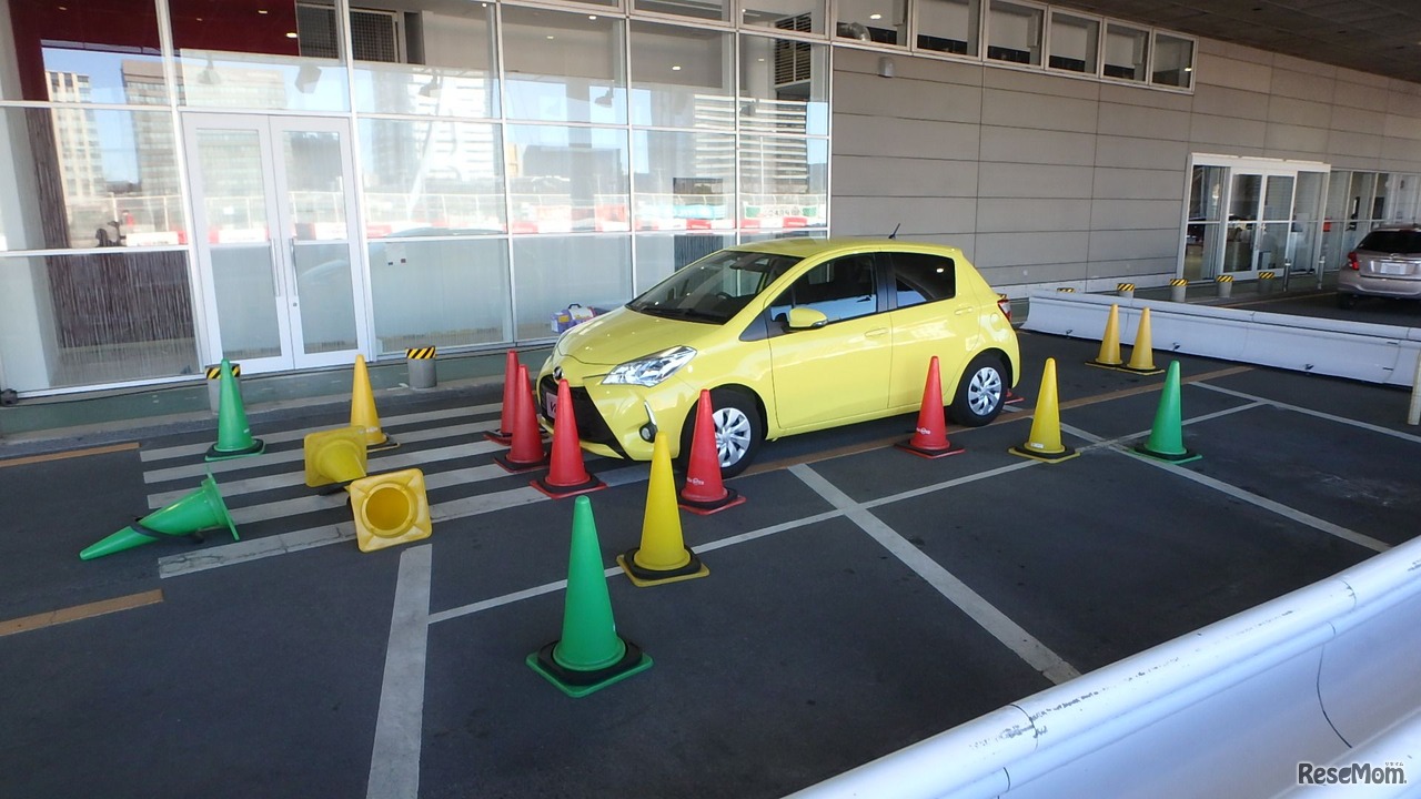 ドライバーの死角体験（イメージ）