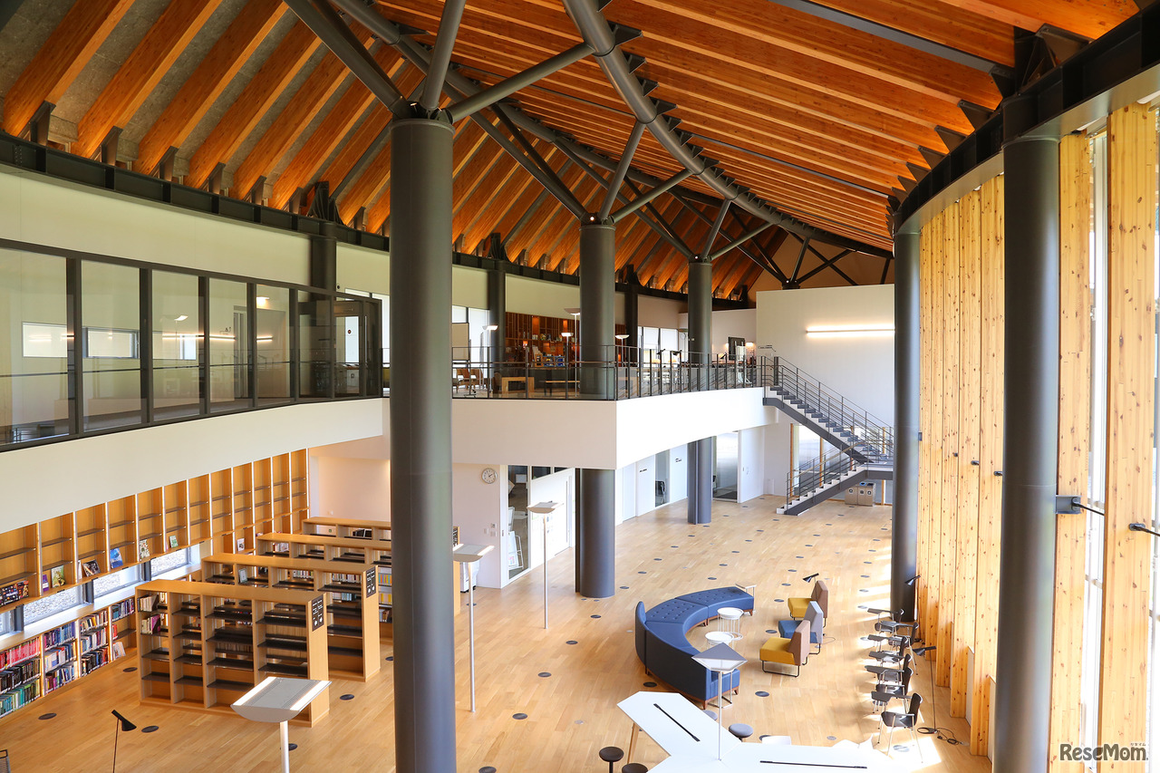 国際高等専門学校　校舎内部