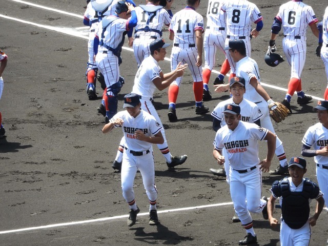 二段重ね文字の木更津総合ナイン