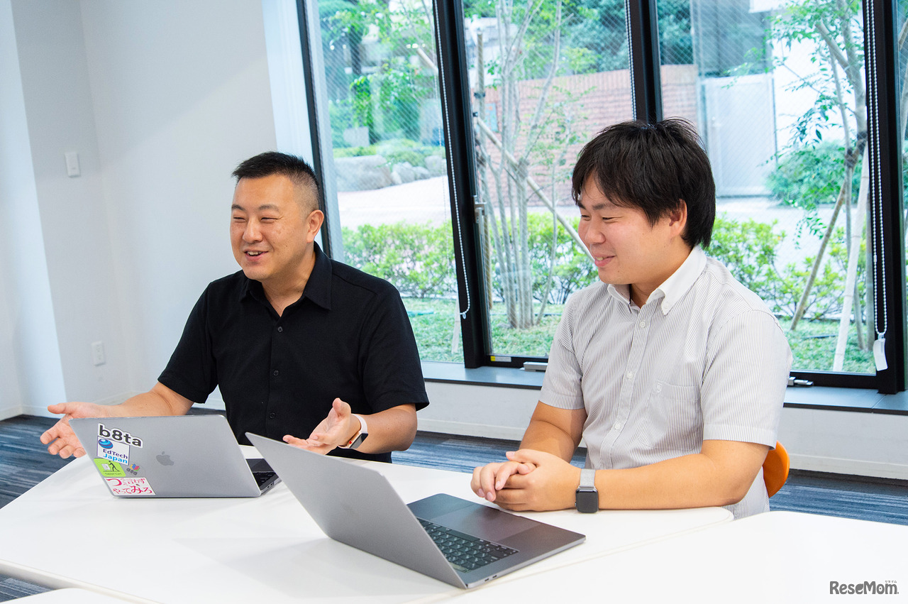 聖徳学園中学・高等学校の品田健氏（左）と横濱友一氏（右）