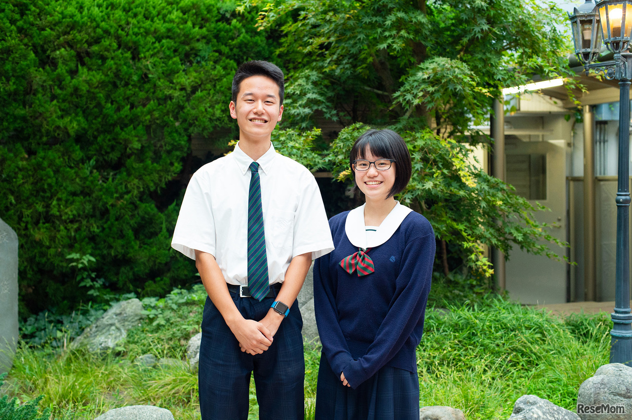 聖徳学園高等学校2年の石井喜大さん（左）と中学校3年の秋元一乃さん（右）