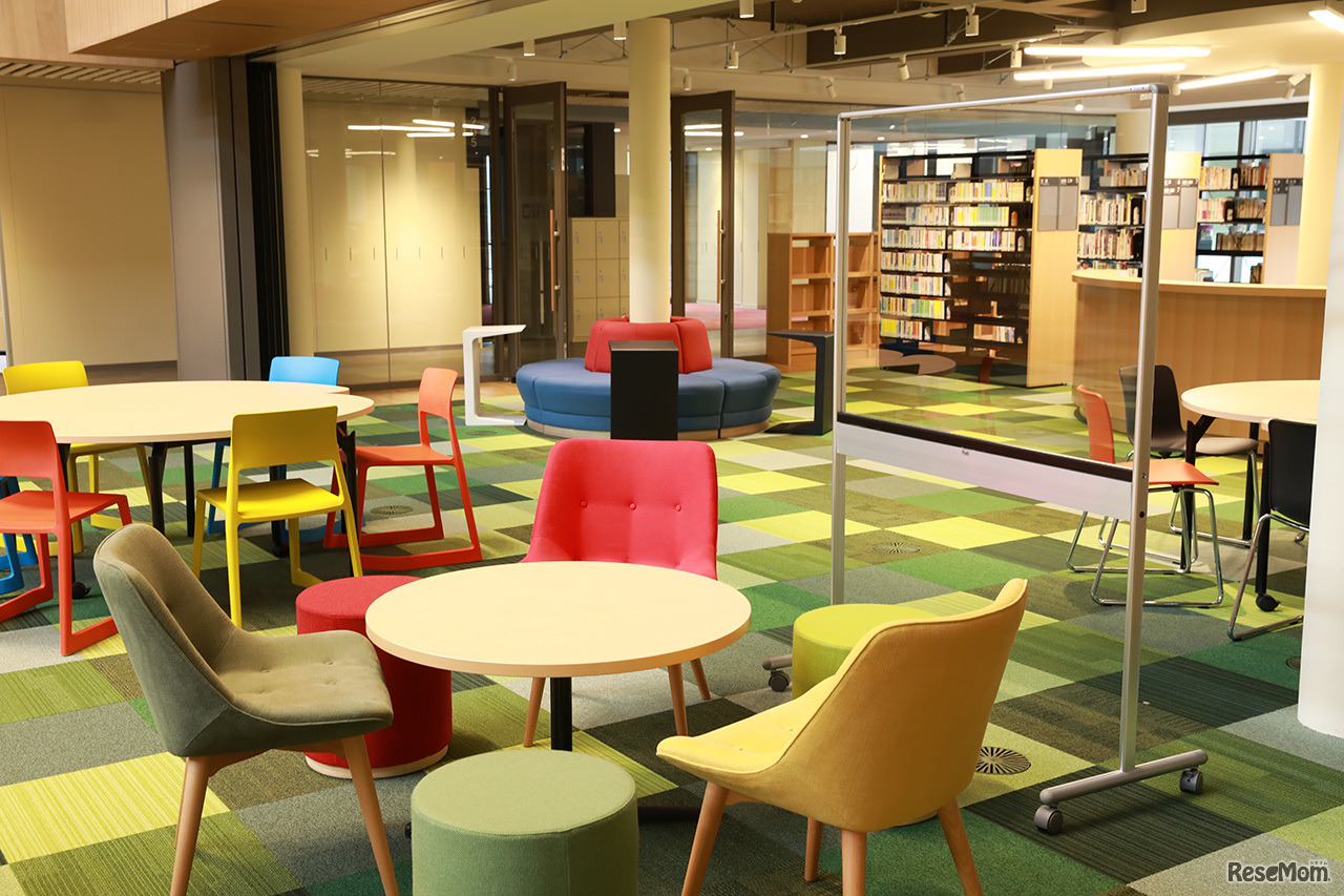 ドルトン東京学園のラーニングコモンズ