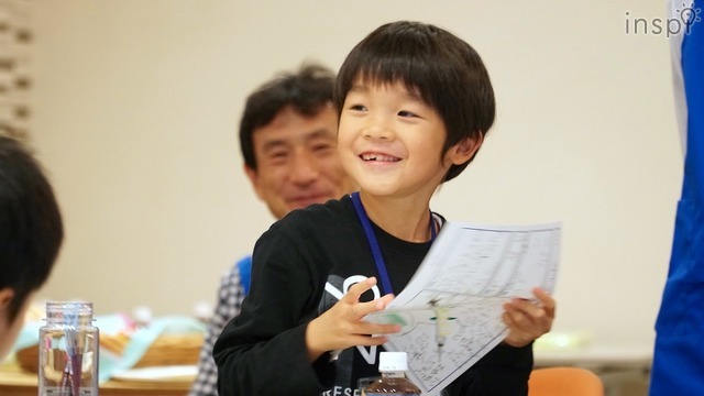 「こども会議」で自分のアイデアを発表