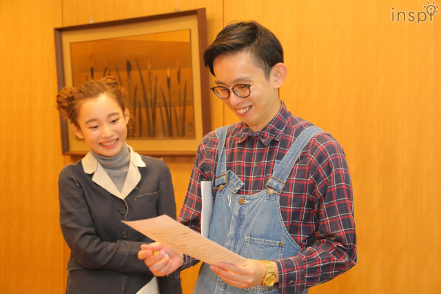 「コクヨキャンパスアートアワード2018」最終審査を行う審査員たち