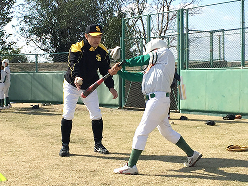 小学生向けチャリティイベント「ソフトバンクホークスOBによる野球教室」が福岡で開催
