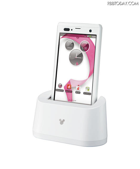 「Disney Mobile on docomo F-08D」専用卓上ホルダが同梱