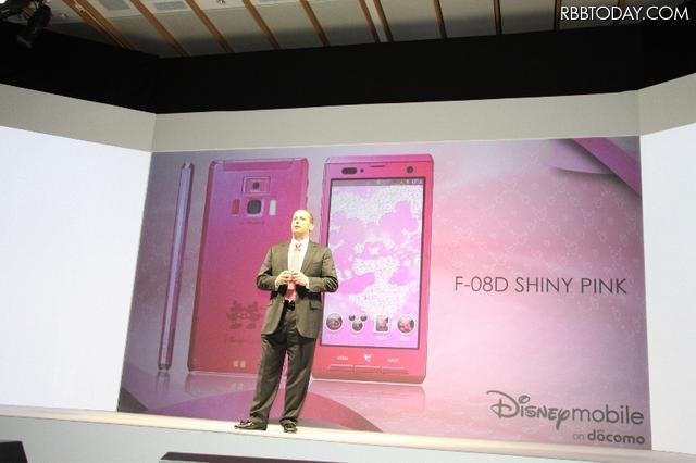 ドコモがディズニーとコラボ！新端末を発売…… 堀北真希「どんな年代の女性も気に入ってくれるはず」