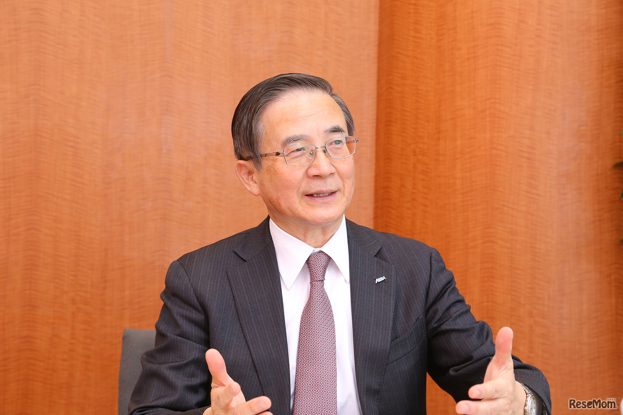 「イード・アワード2018英会話教室」最優秀賞受賞インタビューに応じる株式会社イーオン・代表取締役社長の三宅義和氏