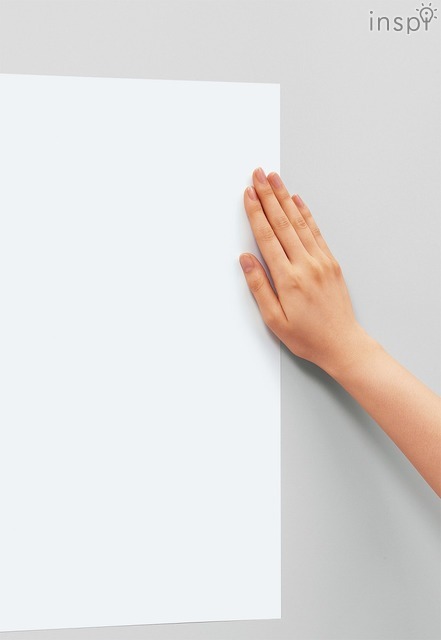 薄くて軽いマグネットシートなので、スチール面に貼るだけで簡単に設置可能