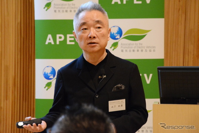 コンテストの説明をする山下敏男実行委員長