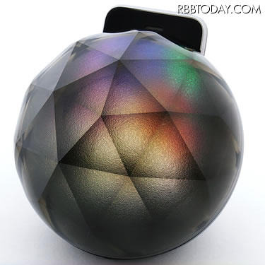 「イルミネーションDOCK」（型番：EEA-YW0546）（iPhoneは別売）