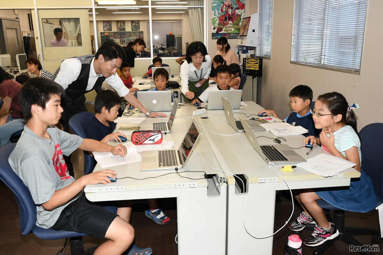 「ぐんまジュニアICTクラブ・プログラミングスクール」のようす