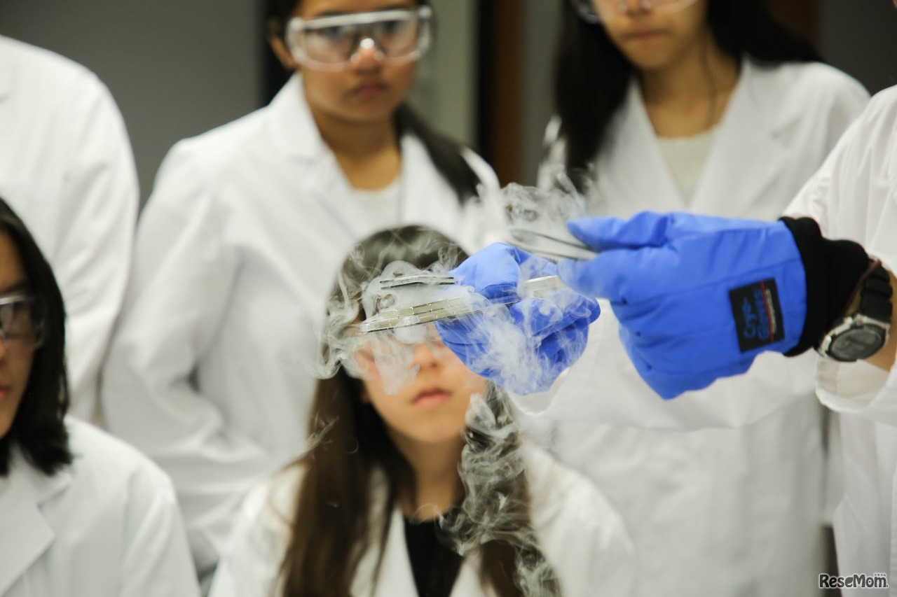 Manai Institute of Science and Technologyのイメージ（ISSJが開催した過去のプログラムの画像）