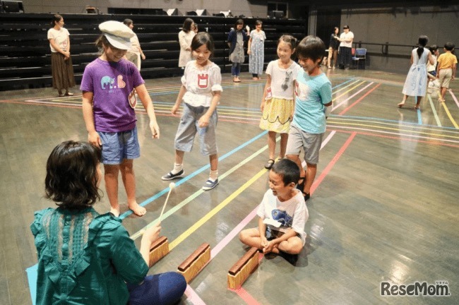 藝大ムジタンツクラブ 親子でたのしむ 音楽とダンス！　前期講座のようす